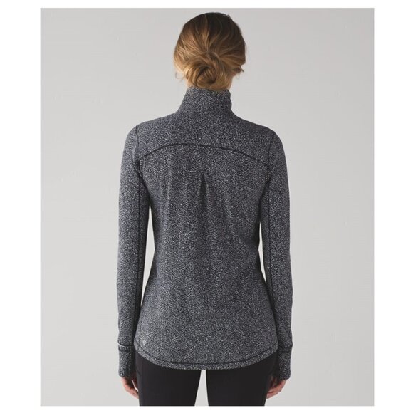 Lululemon 1/2 Zip Run top - Picture 2 of 13